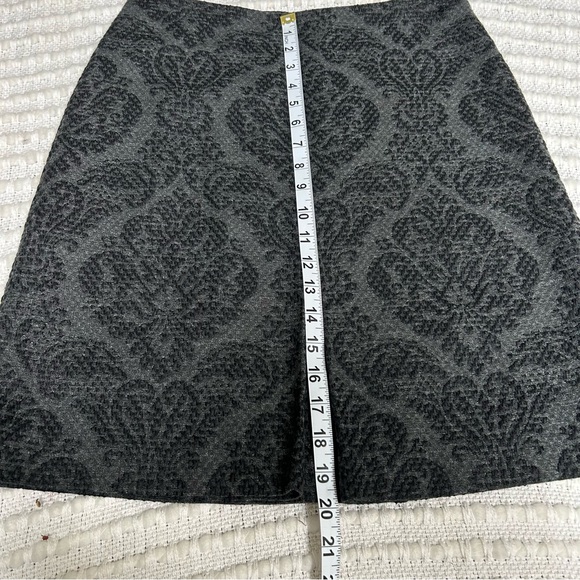 Ann Taylor size 4P charcoal gray demask print skirt - Picture 7 of 7